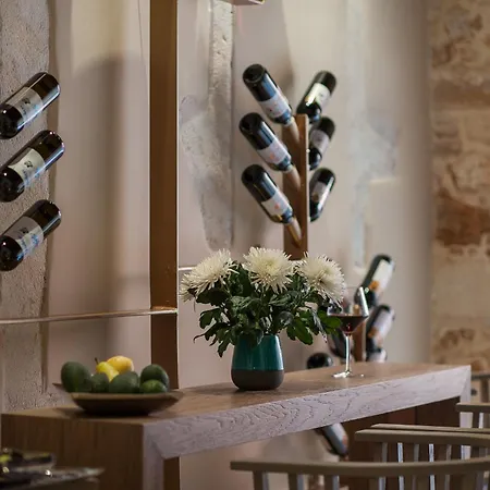 Szálloda Serenissima Boutique Hriszí Aktí Haniá